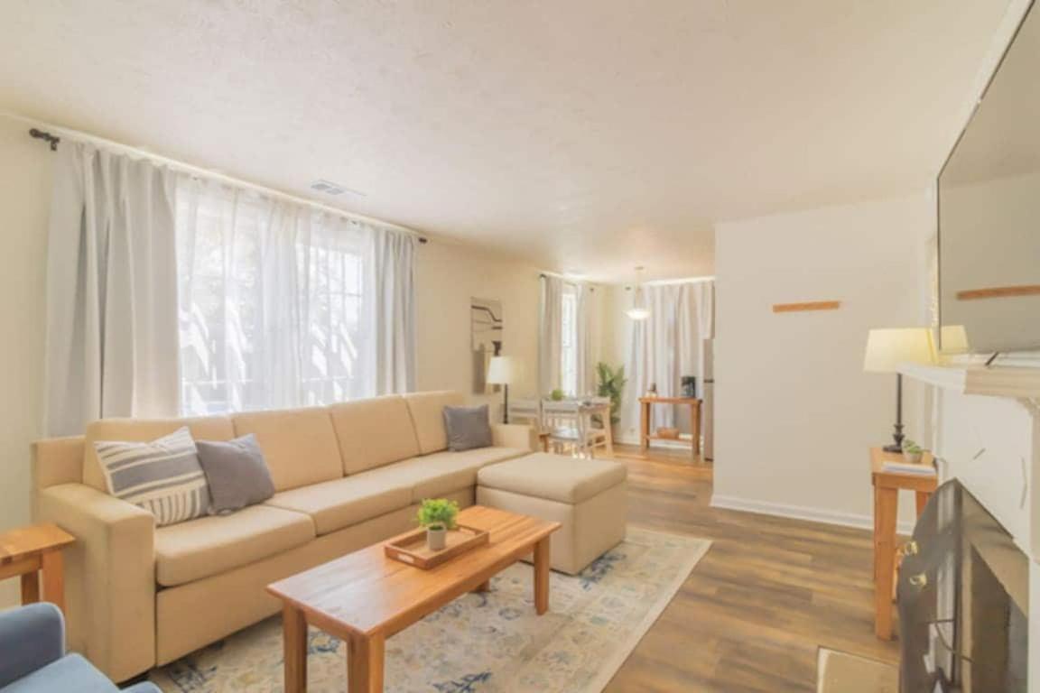 The Delightful Doubles- Unit A- Centrally Located Columbus Esterno foto